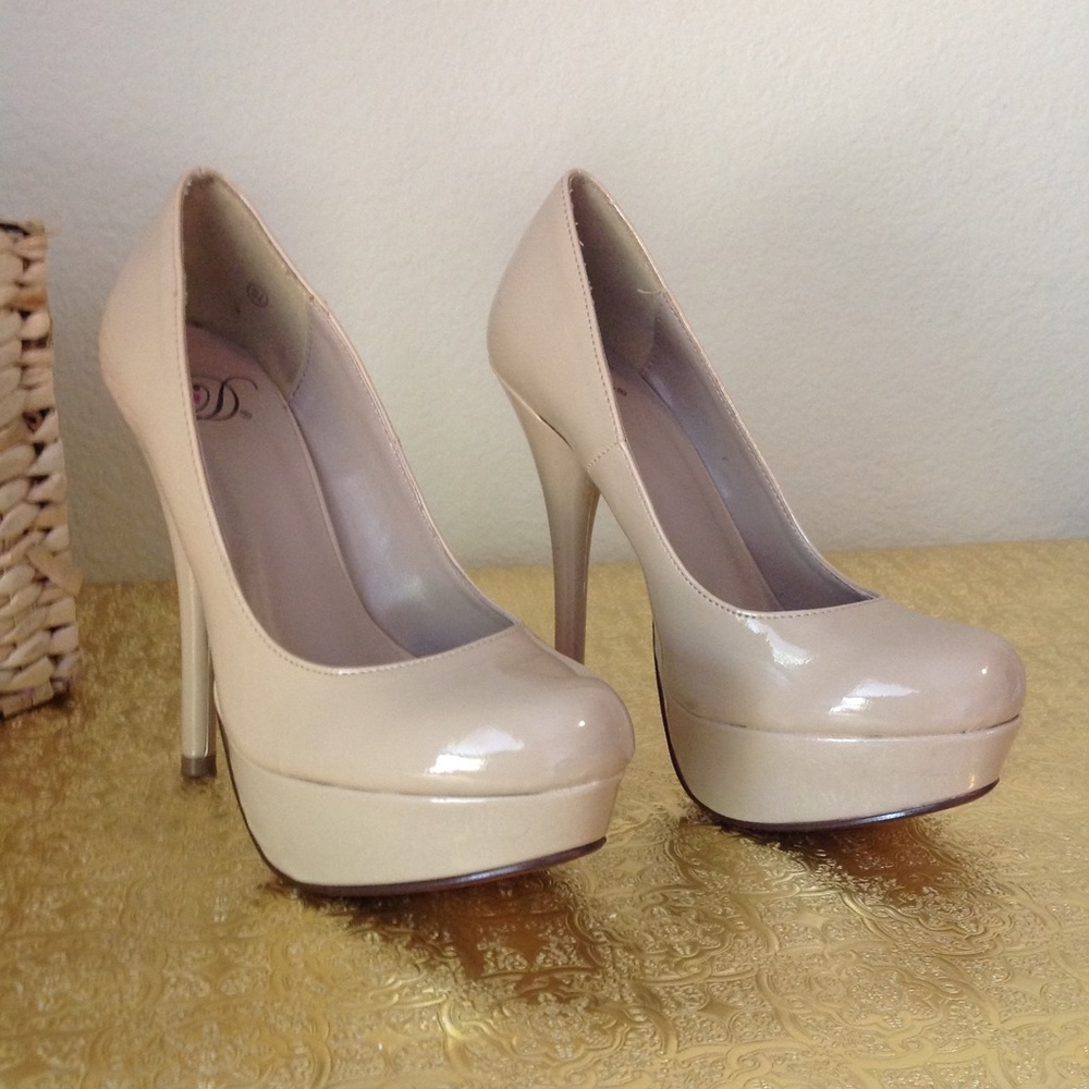 Nude platform heels